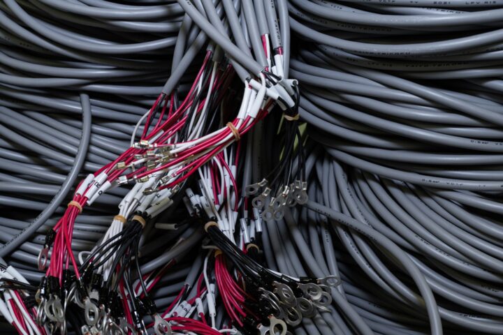 <strong><span style="color:#002a8d" class="inline-text-color">配管・配線撤去手配</span></strong>