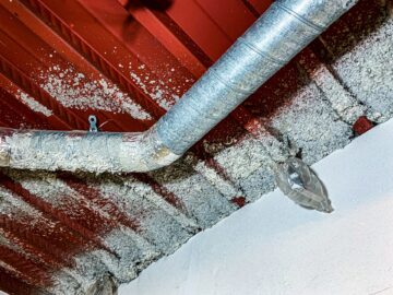 鉄骨に付着したアスベスト