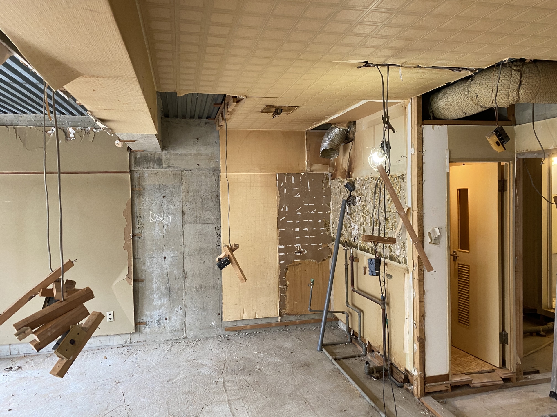 内装解体(スケルトン・原状回復)